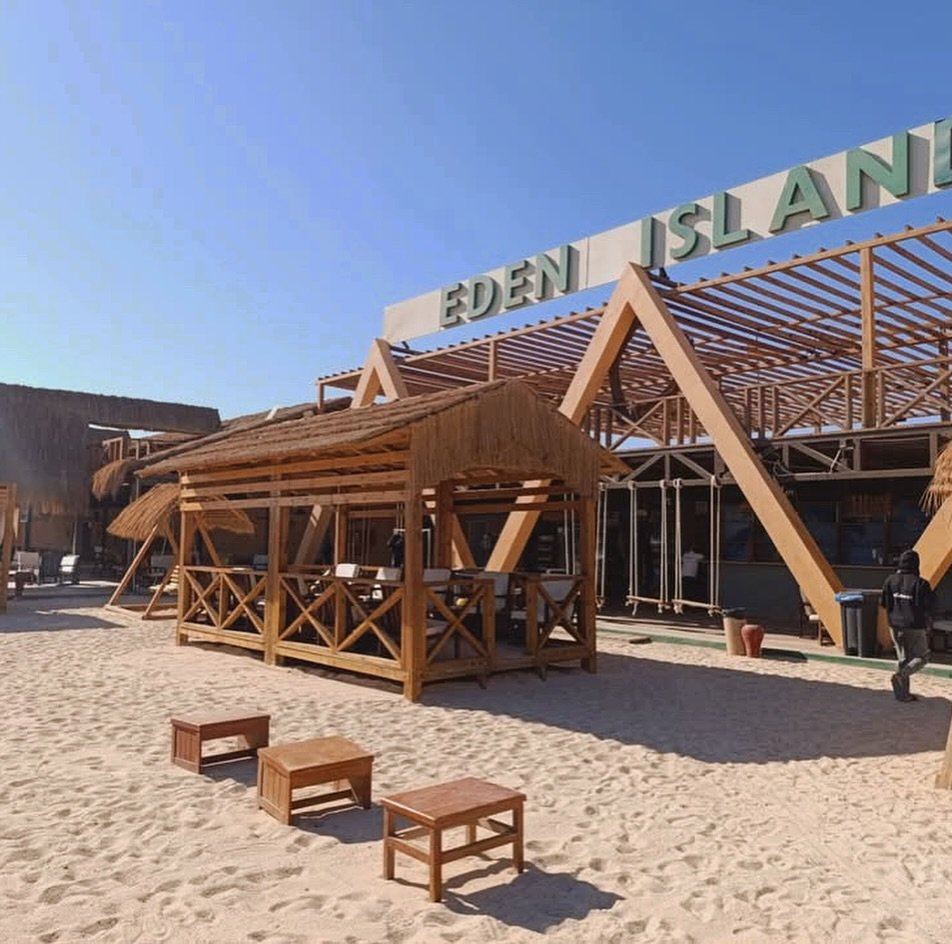 Luxurious Snorkeling Trip to Eden Island