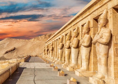 Ab Marsa Alam: Tagesausflug in Kleingruppe mit Minivan nach Luxor (Karnak & Tal der Könige)