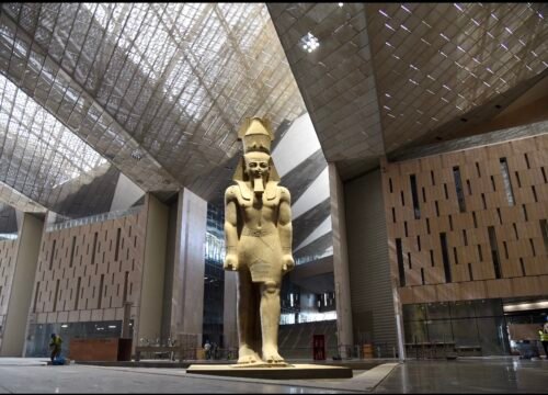 Private Tagesausflug zu den Pyramiden & dem Grand Museum & Alt-Kairo Khan El Khalil